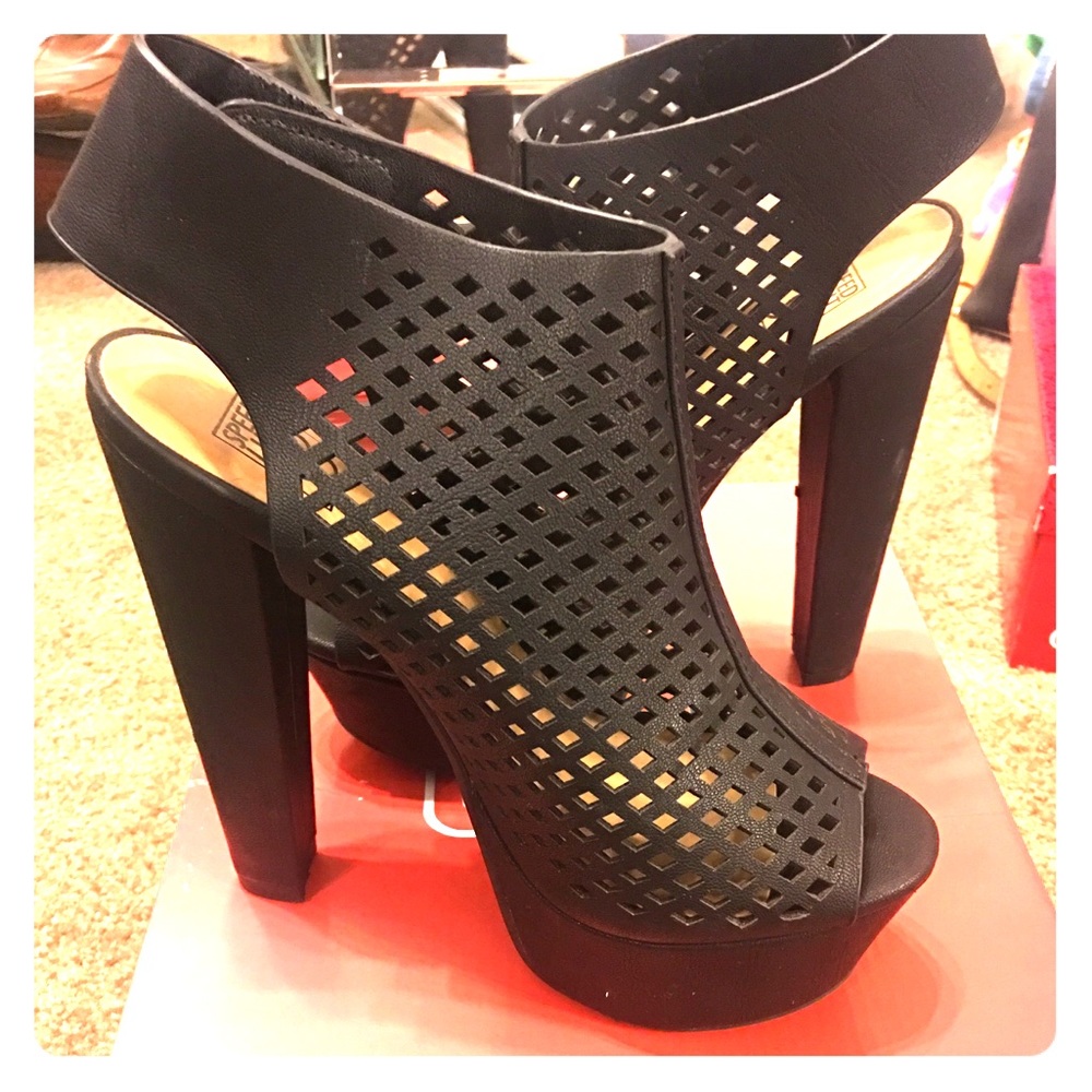 Black peep toe heels